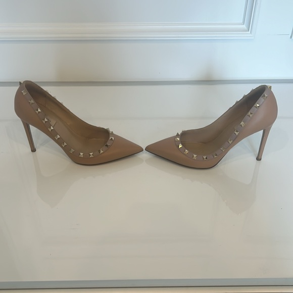 Valentino Garavani Rockstud Stiletto Pumps - Picture 3 of 6